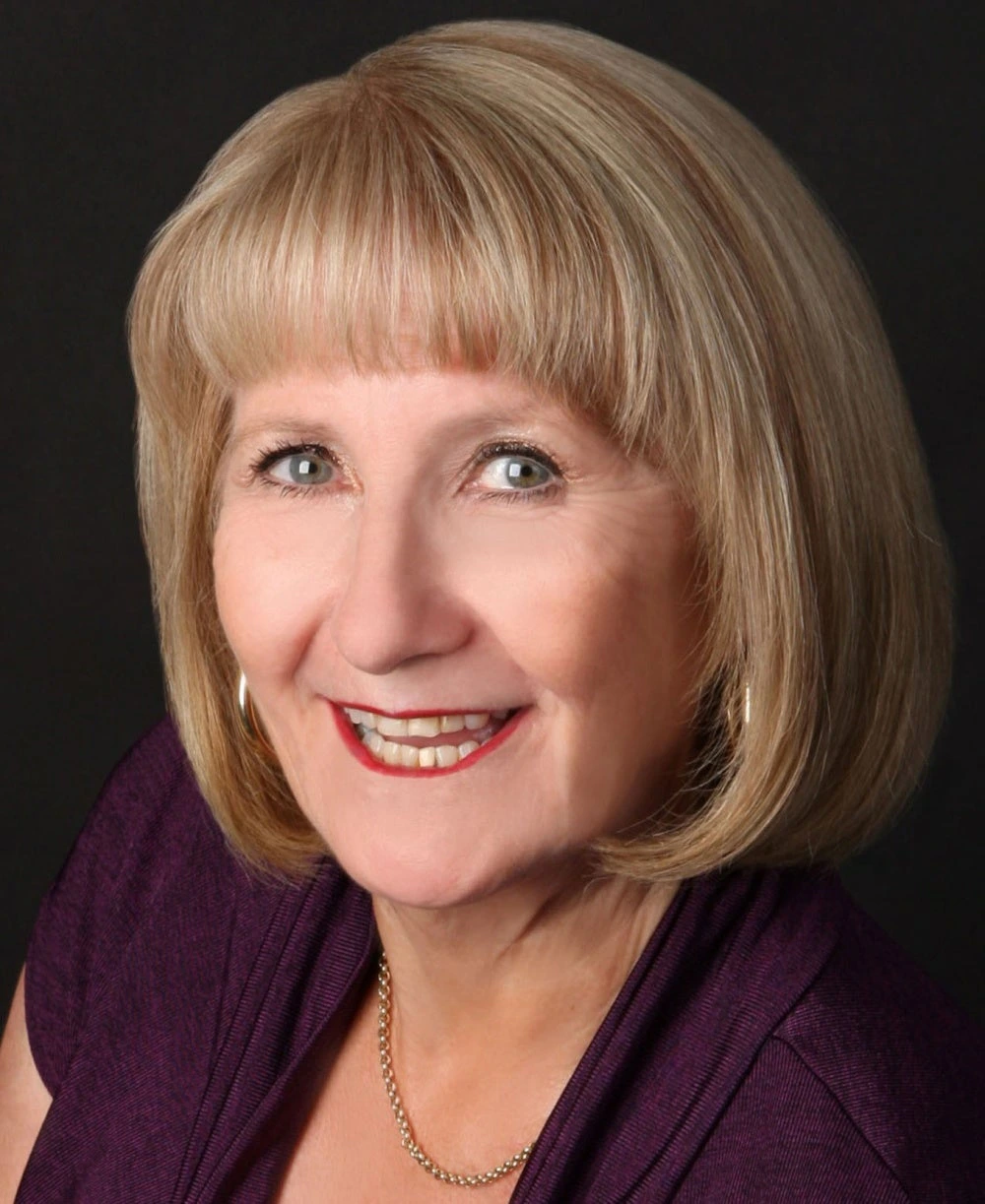Christine M Knight