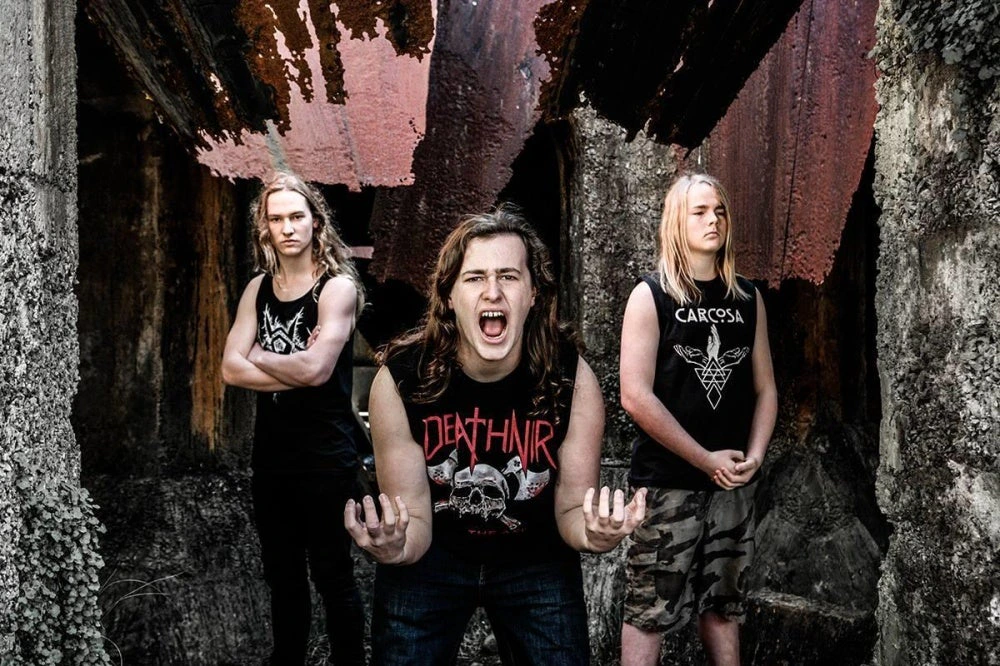 Alien Weaponry