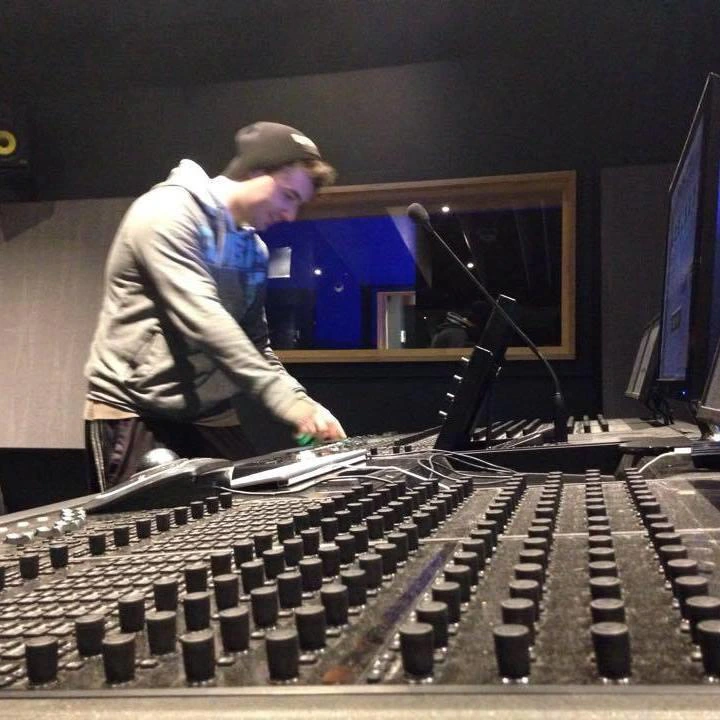Aux