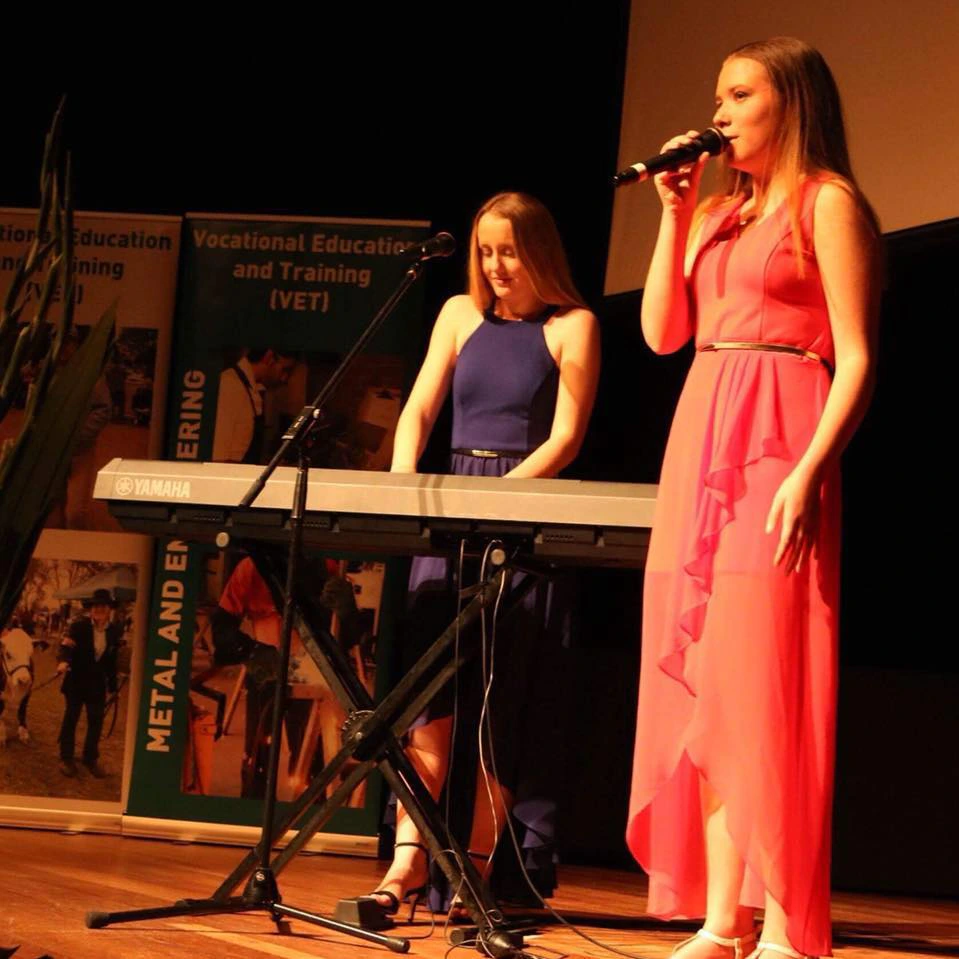 Emma Snellgrove & Caitlin Schlenker