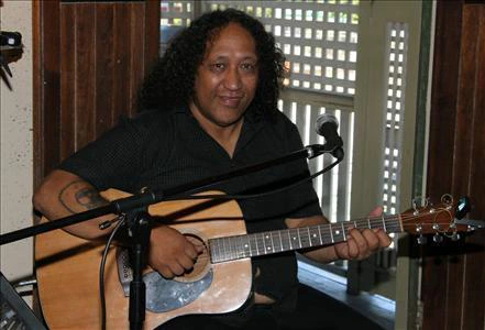 Steve Apirana