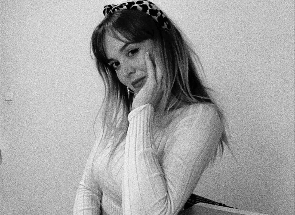 Halle Dot