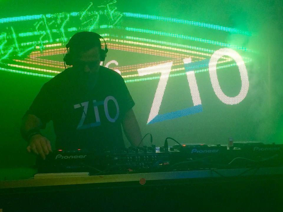 Zi0