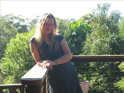 Lisa McGlasson singer/songwriter