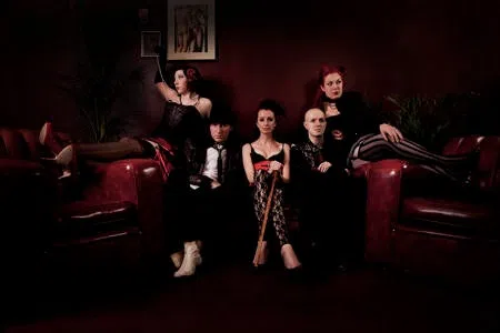 Rouge Fonce