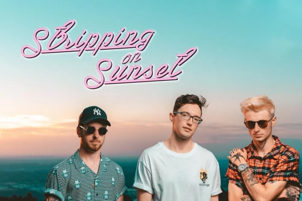 Stripping On Sunset