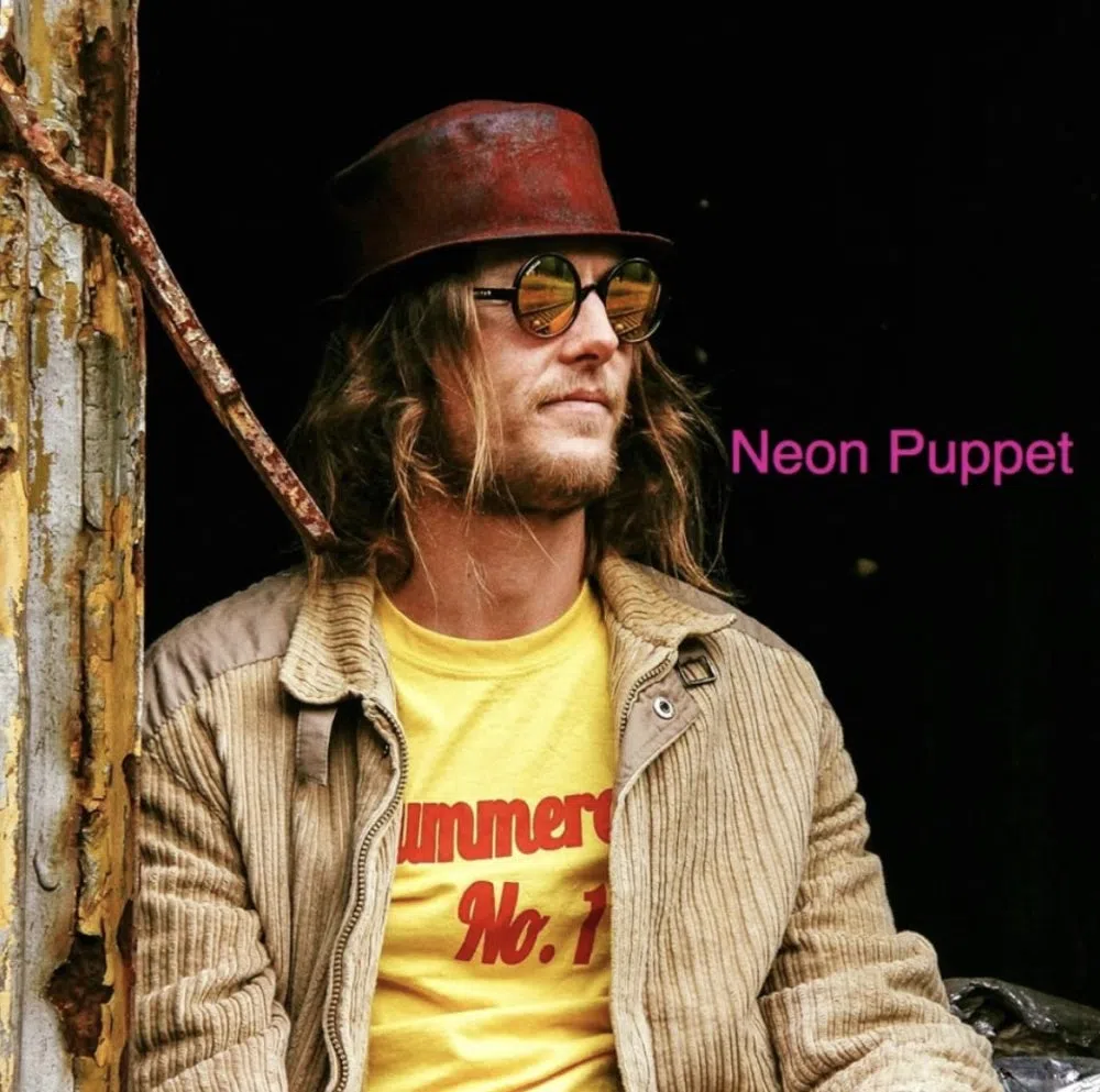 Neon Puppet