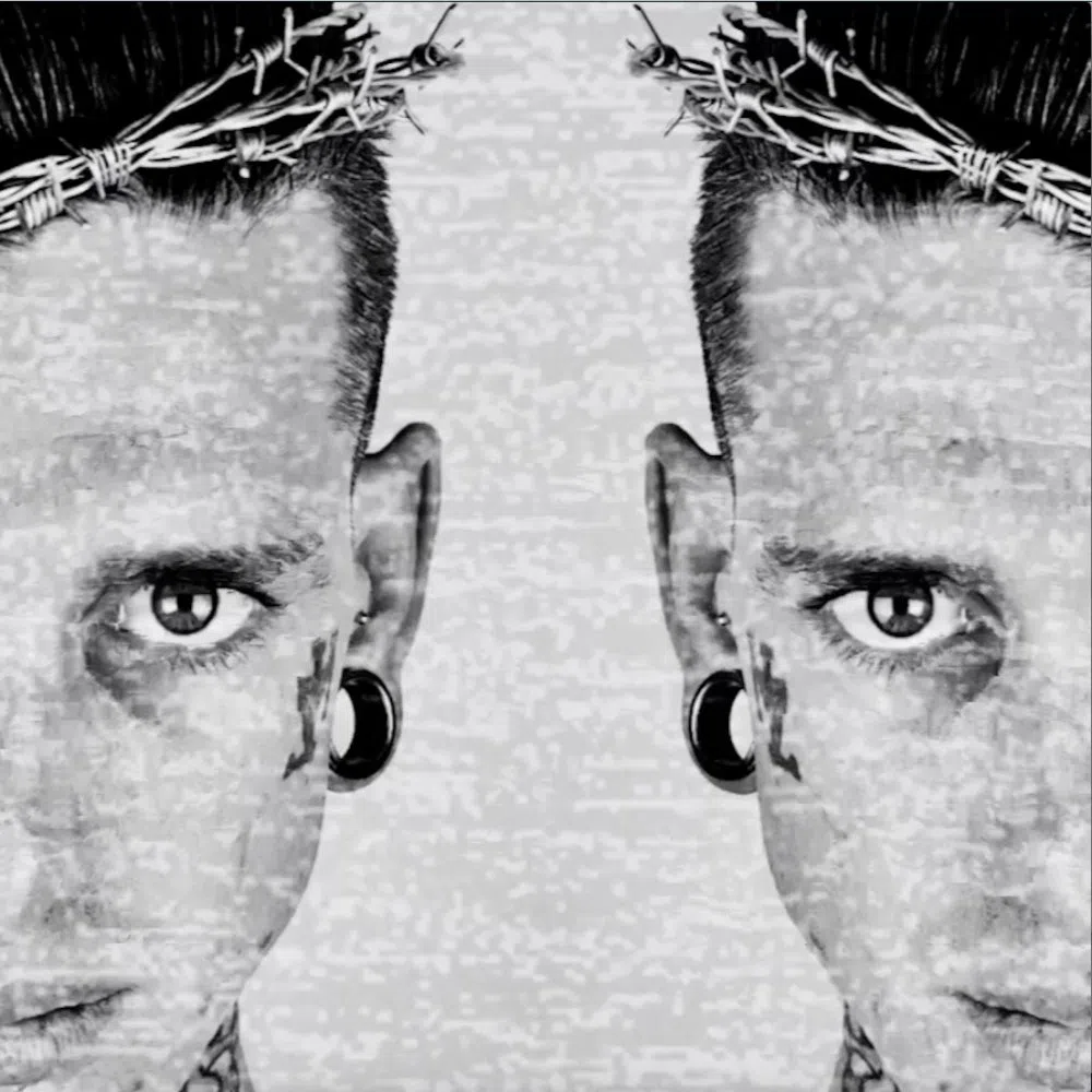 I AM ALIEN
